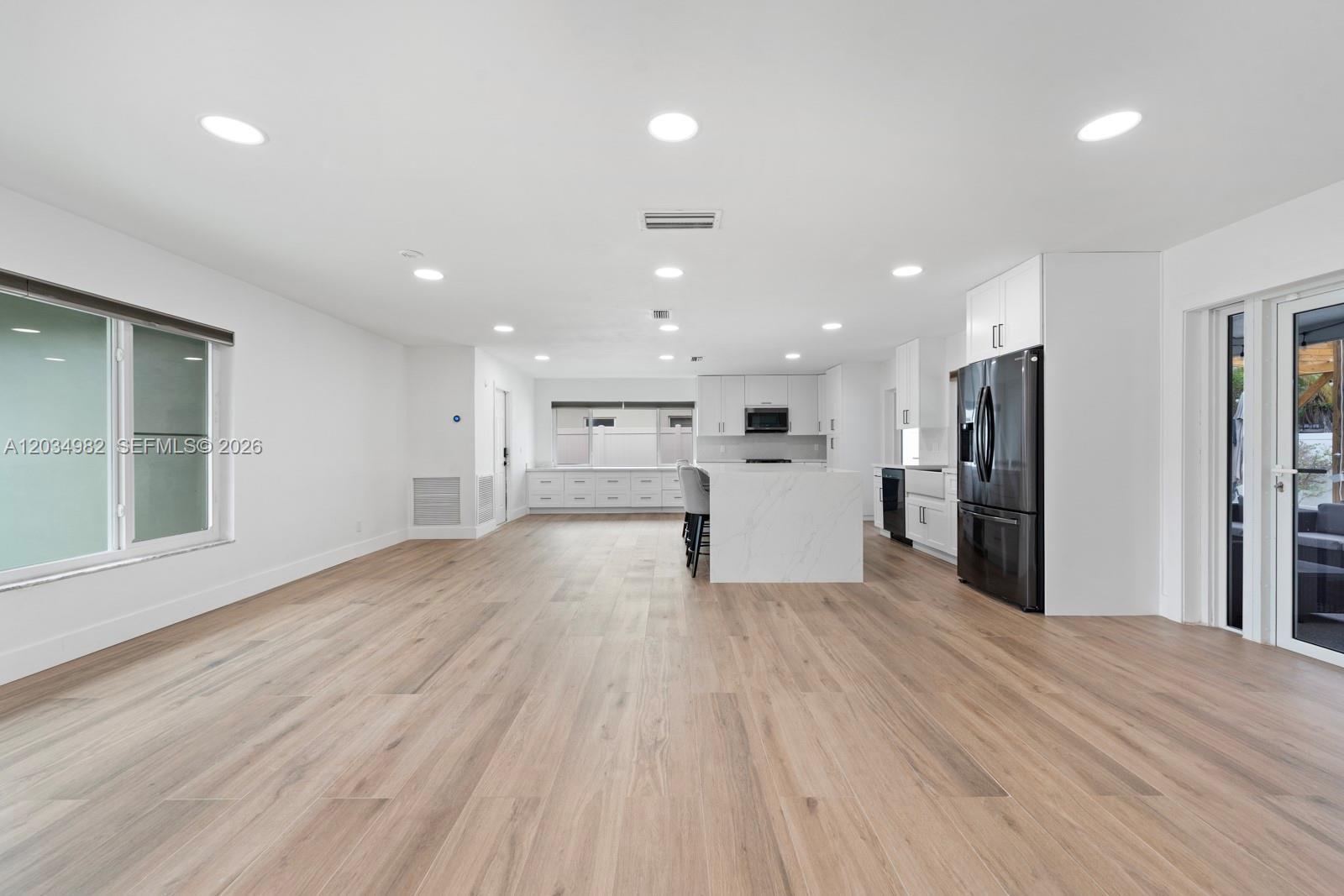 8951 NW 21st St, Pembroke Pines FL 33024 photo 4