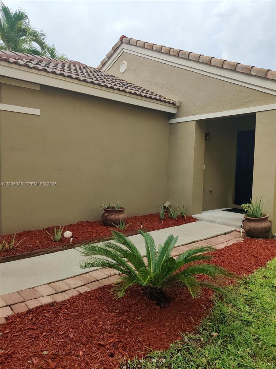 4315 Greenbriar Ln, Weston FL 33331 photo 2