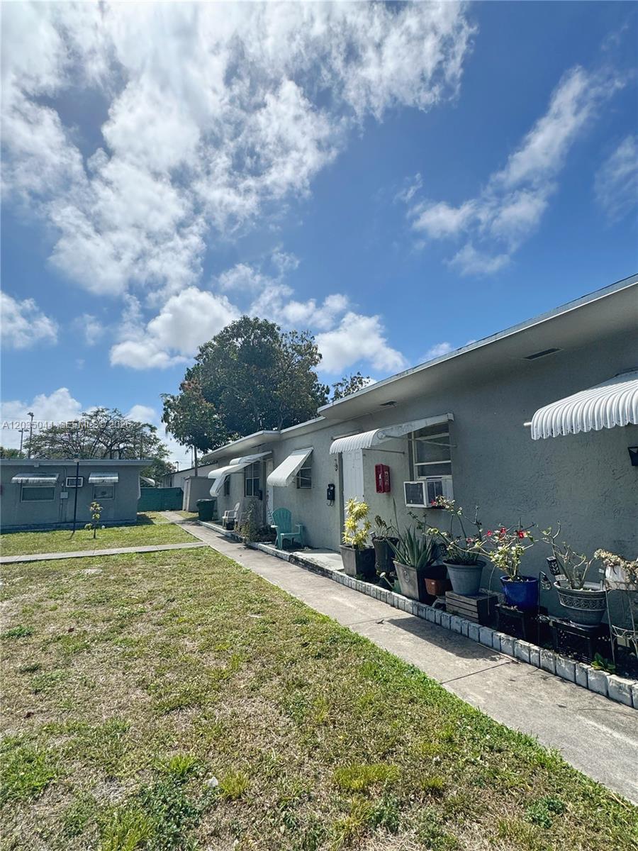 124 SE 4th St # 2, Hallandale Beach FL 33009 photo 2