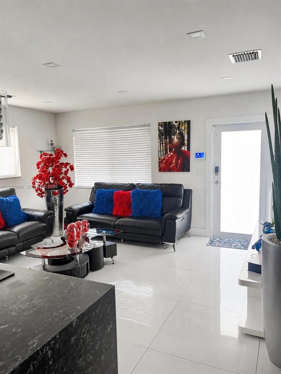 1220 N 71st Ter, Hollywood FL 33024 photo 2