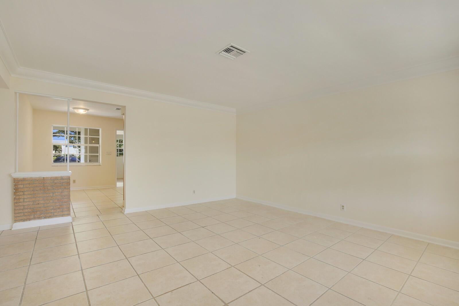 533 W Jasmine Drive # B, Lake Park FL 33403 photo 4