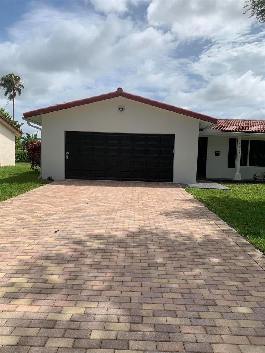 4005 NW 76th Avenue, Coral Springs FL 33065 photo 3