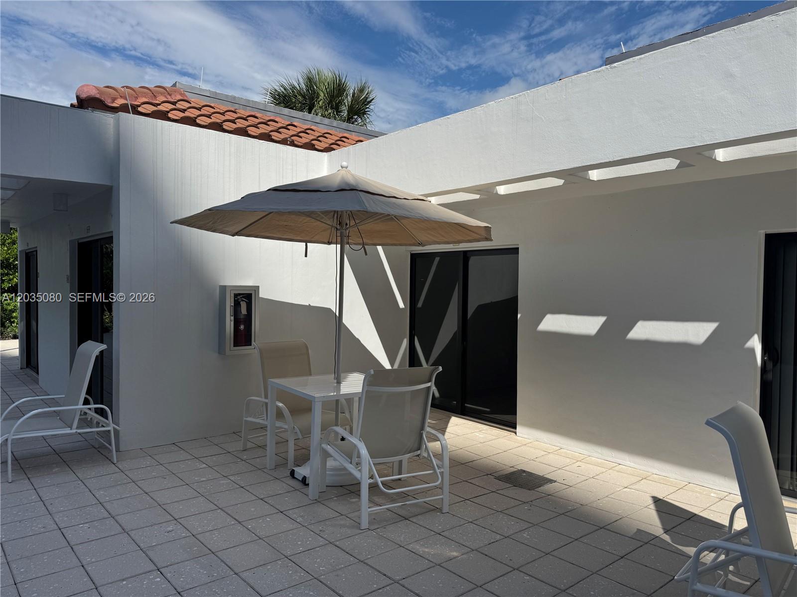20281 E Country Club Dr, Aventura FL 33180 photo 4