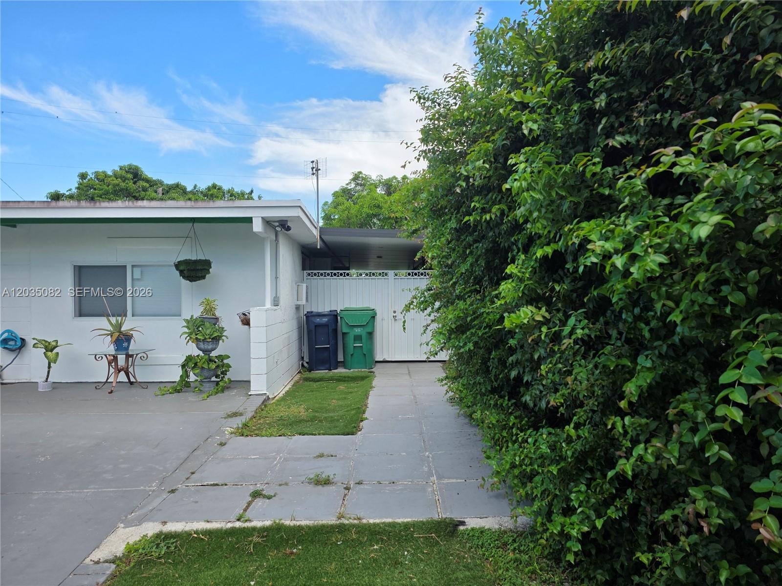 10220 SW 164th St, Miami FL 33157 photo 2
