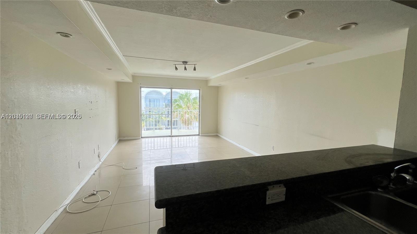 486 NW 165th St Rd # 606, Miami FL 33169 photo 4