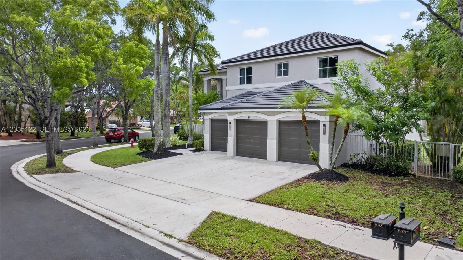 841 Lavender Cir, Weston FL 33327 photo 2