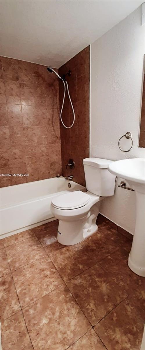 1251 NE 108th St # 423, Miami FL 33161 photo 2