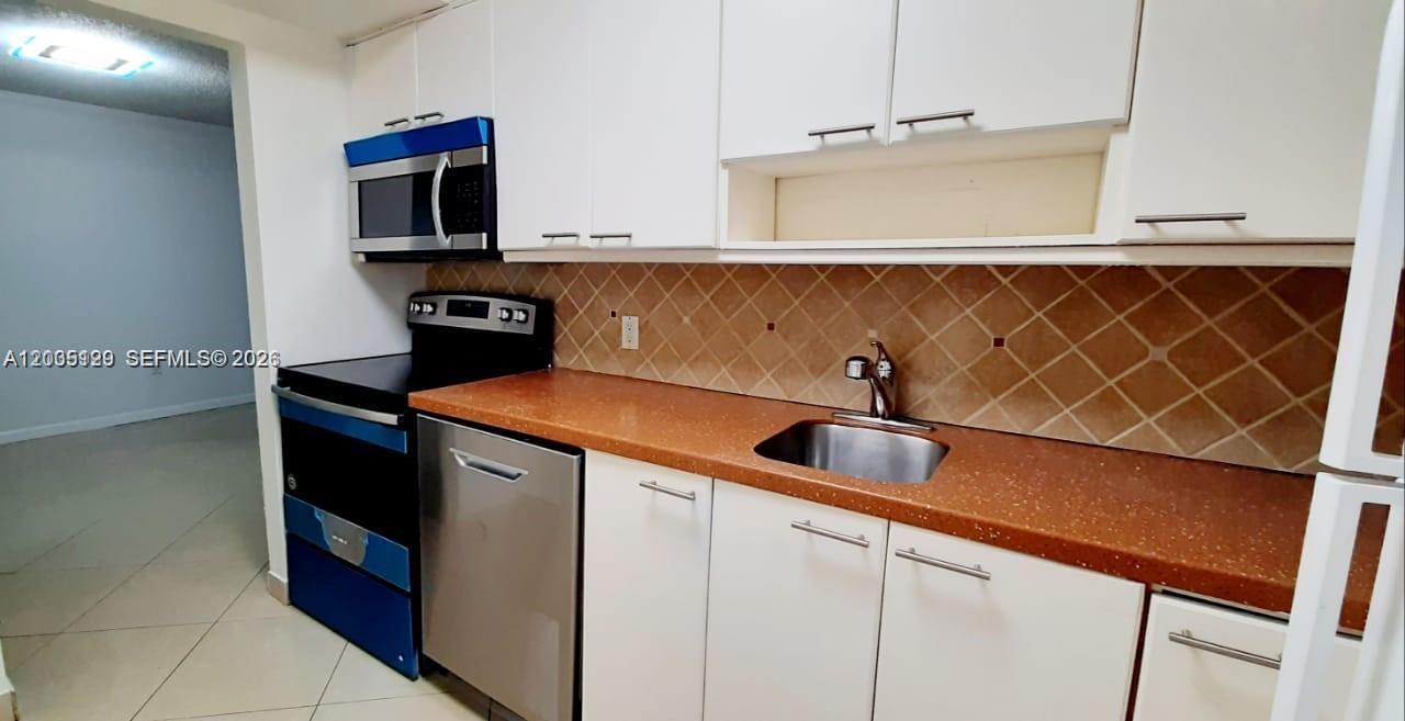 1251 NE 108th St # 423, Miami FL 33161 photo 3