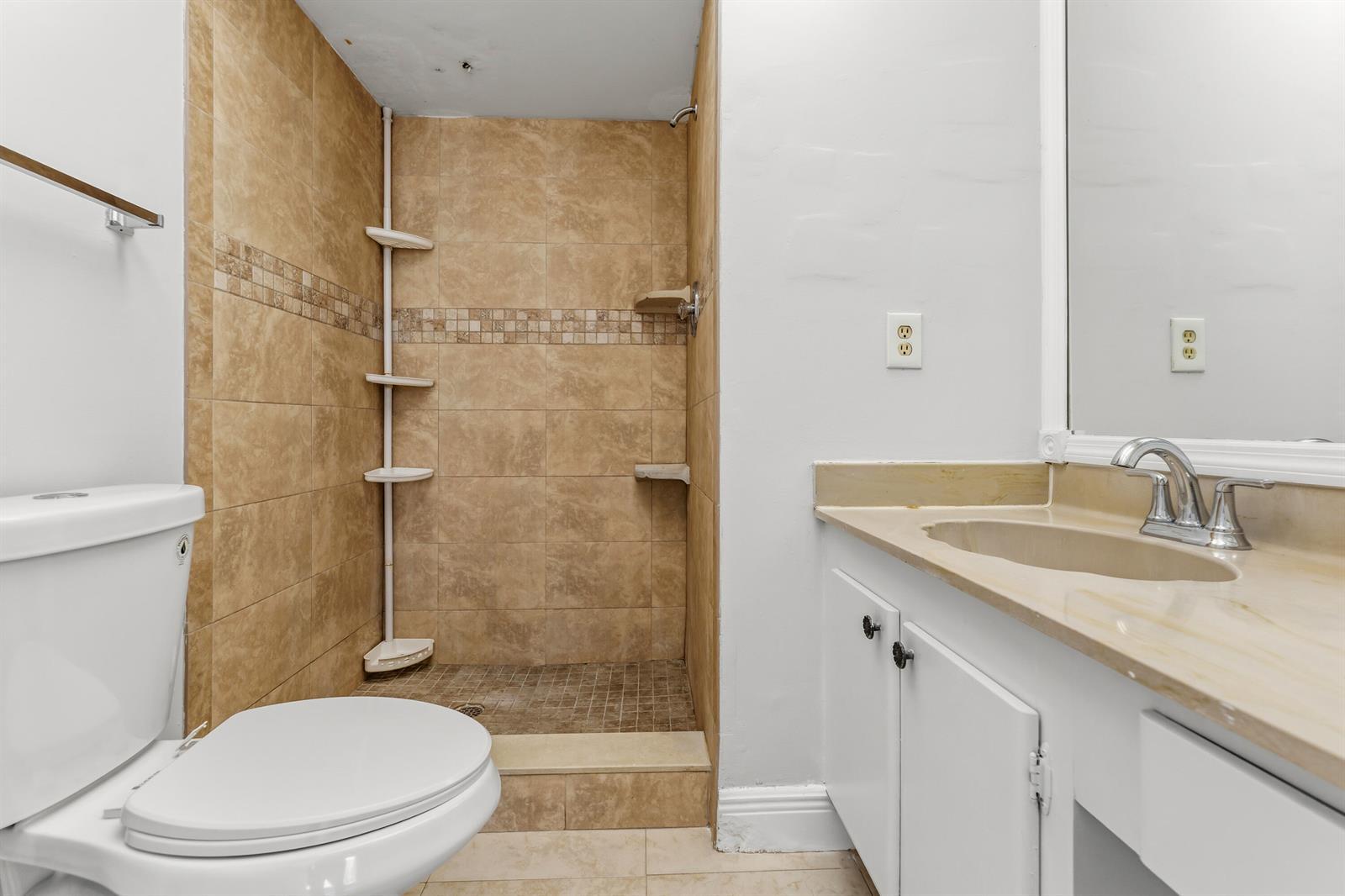 1638 Embassy Drive # 208, West Palm Beach FL 33401 photo 5