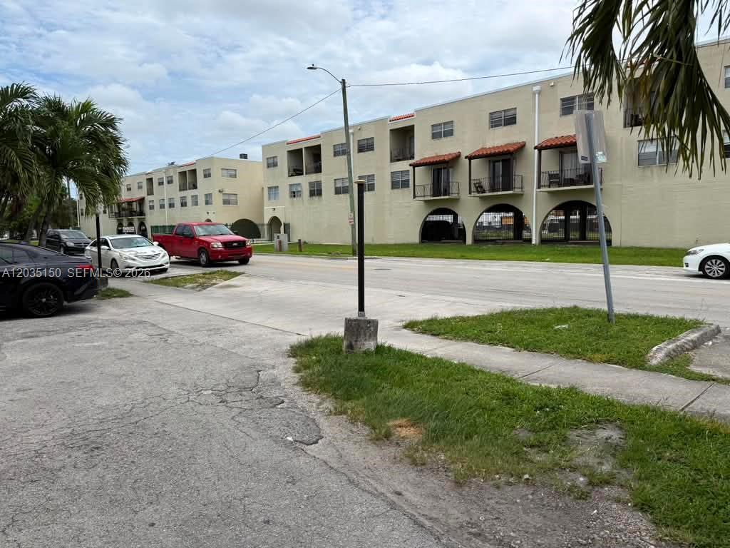 1255 W 53rd St # 204, Hialeah FL 33012