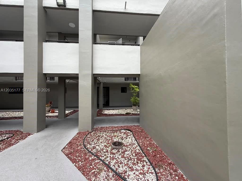 5 Olive Dr # 12, Hialeah FL 33010 photo 2