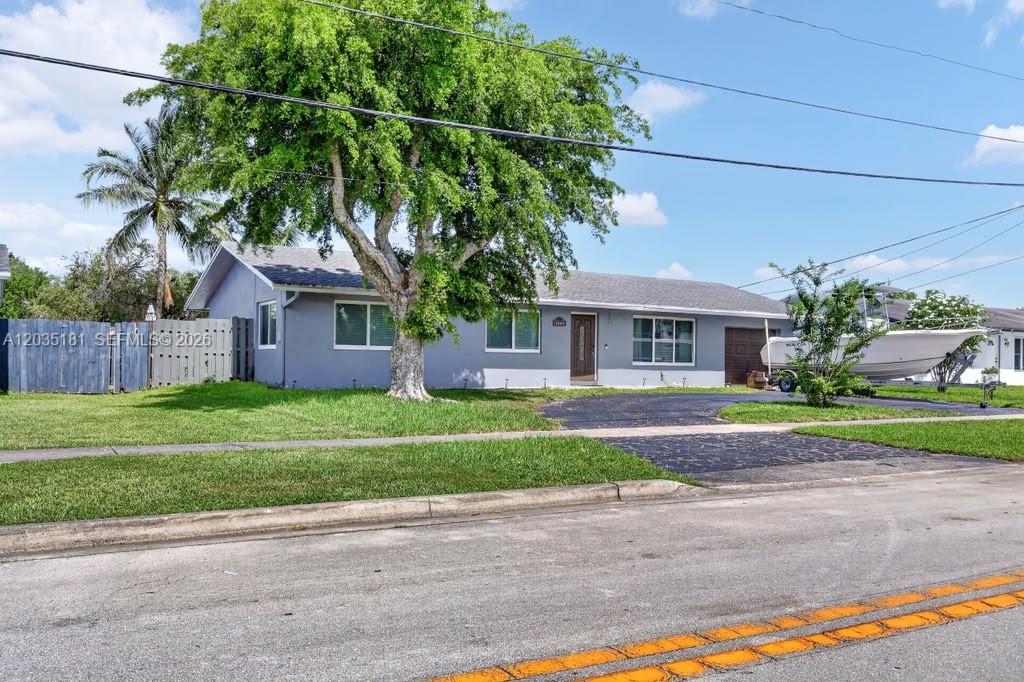 1000 W River Dr, Margate FL 33063 photo 2