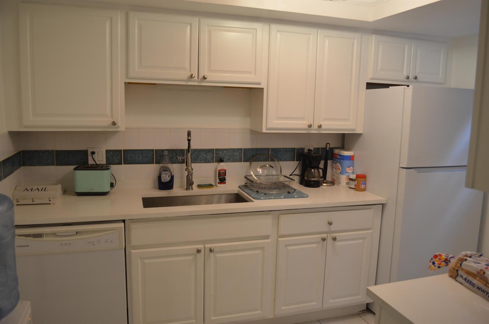 658 NE 6th Court E, Boynton Beach FL 33435 photo 3