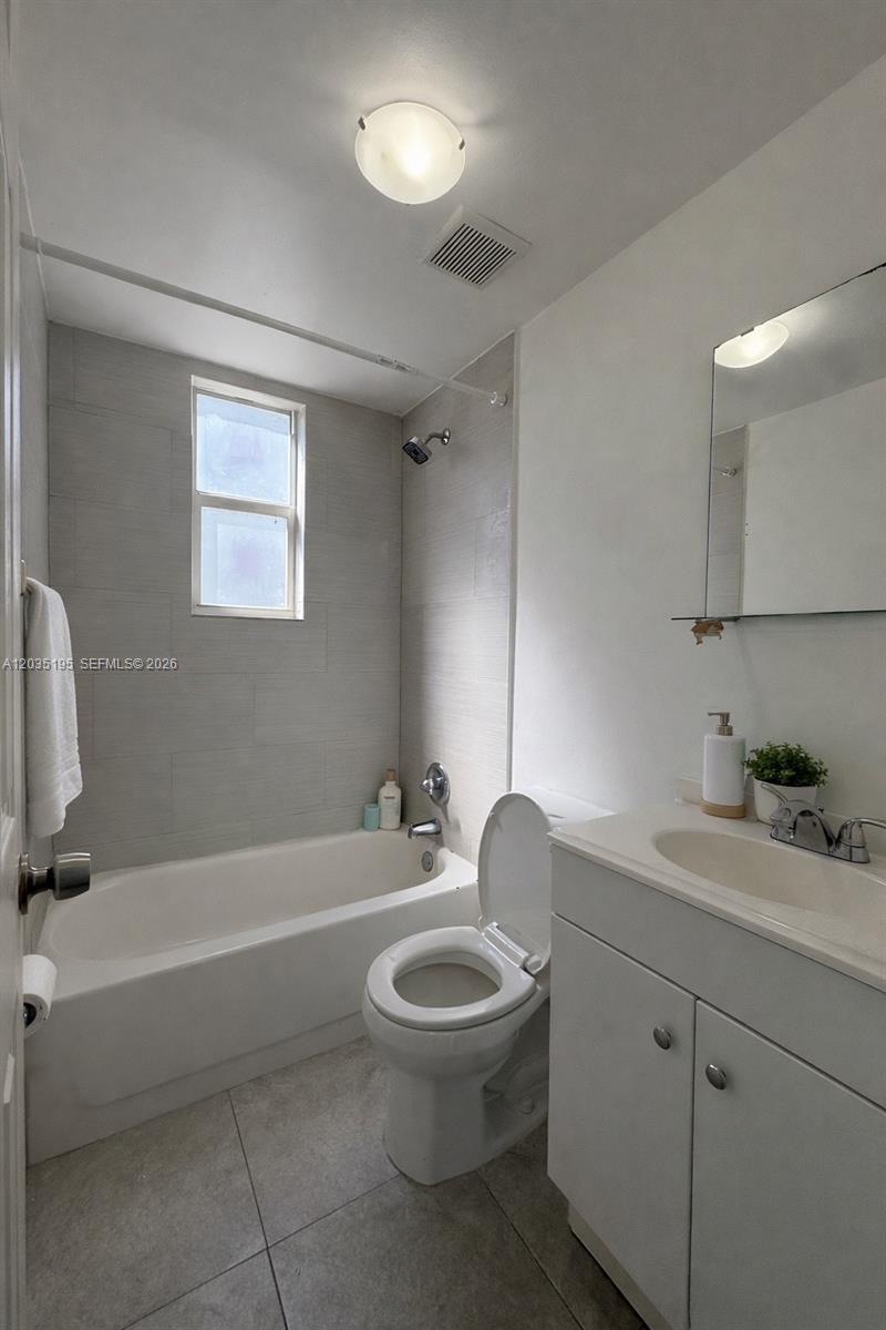 540 NW 7th St # 49, Miami FL 33136 photo 4
