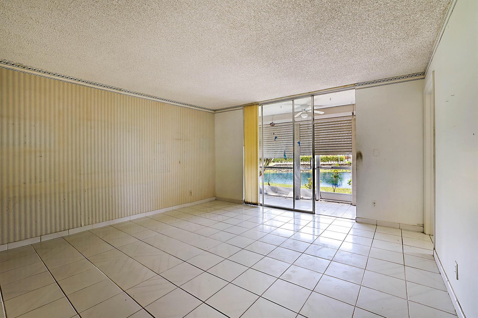 9201 Sunrise Lakes Boulevard # 107, Sunrise FL 33322 photo 4