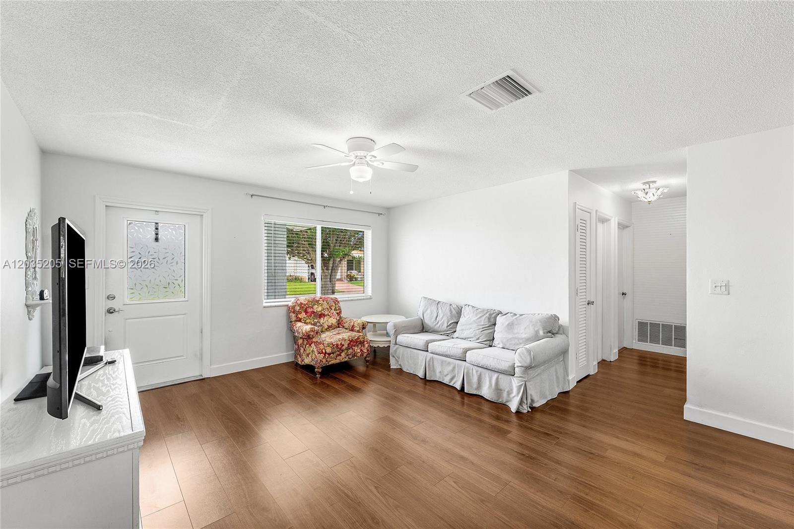 4705 NW 43rd Ave, Tamarac FL 33319 photo 4