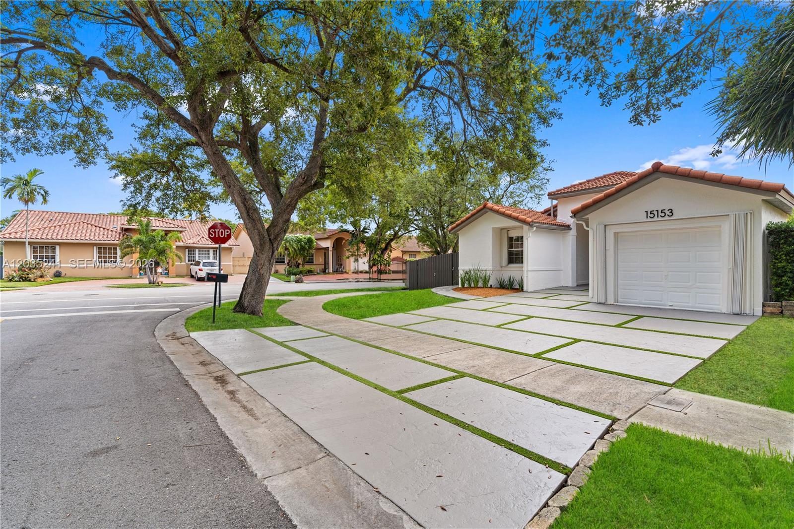 15153 NW 89th Pl, Miami Lakes FL 33018 photo 2