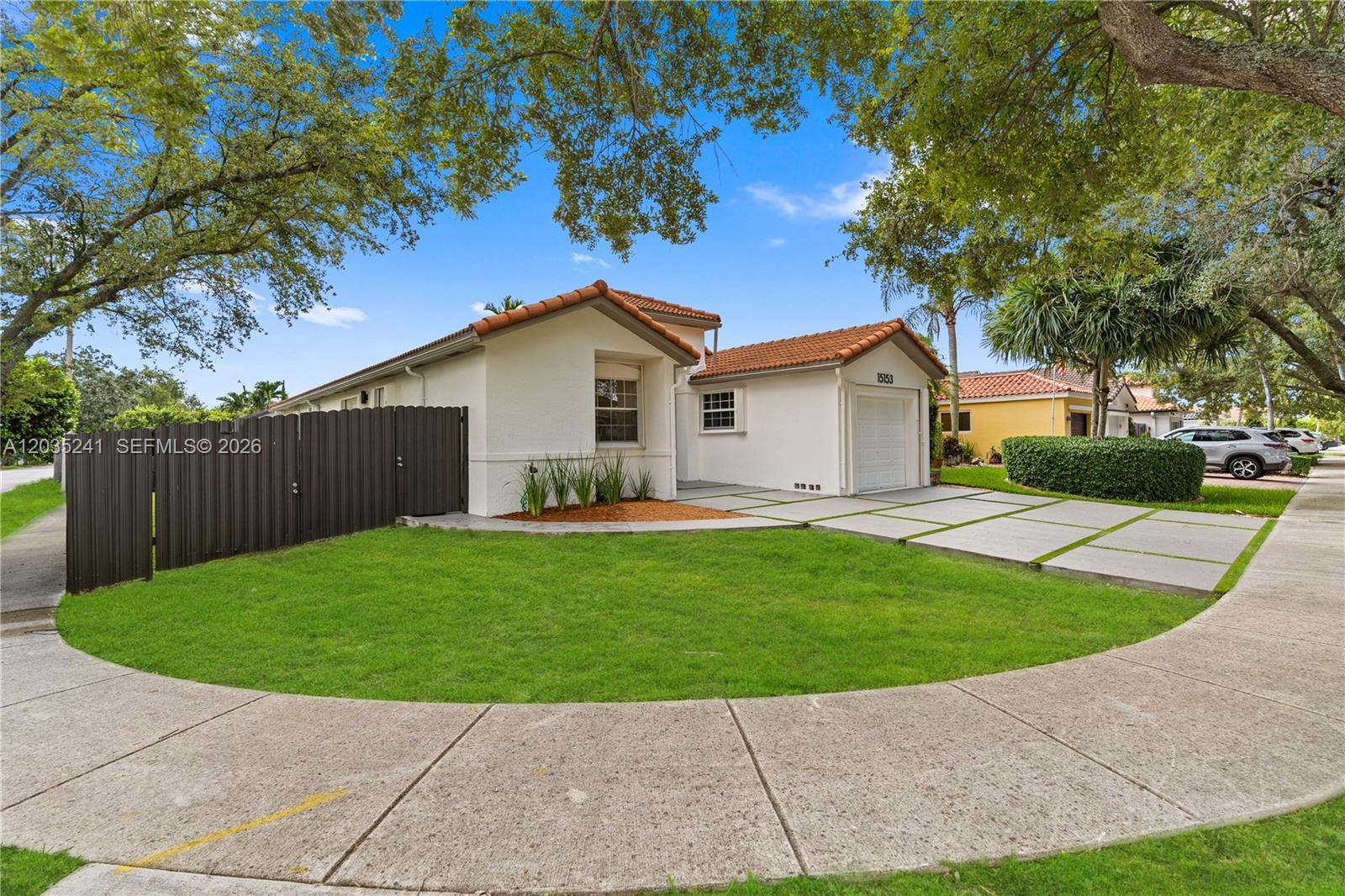 15153 NW 89th Pl, Miami Lakes FL 33018 photo 3