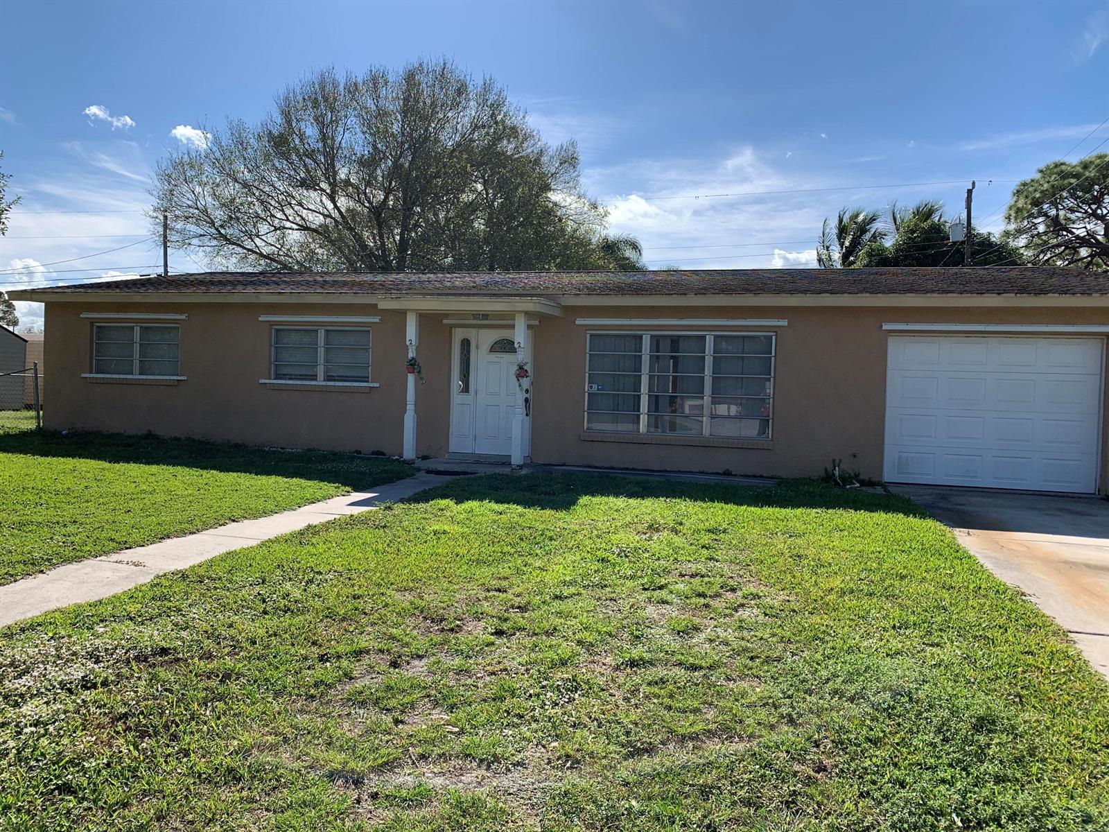 363 Hosbine Street, Fort Pierce FL 34982 photo 2