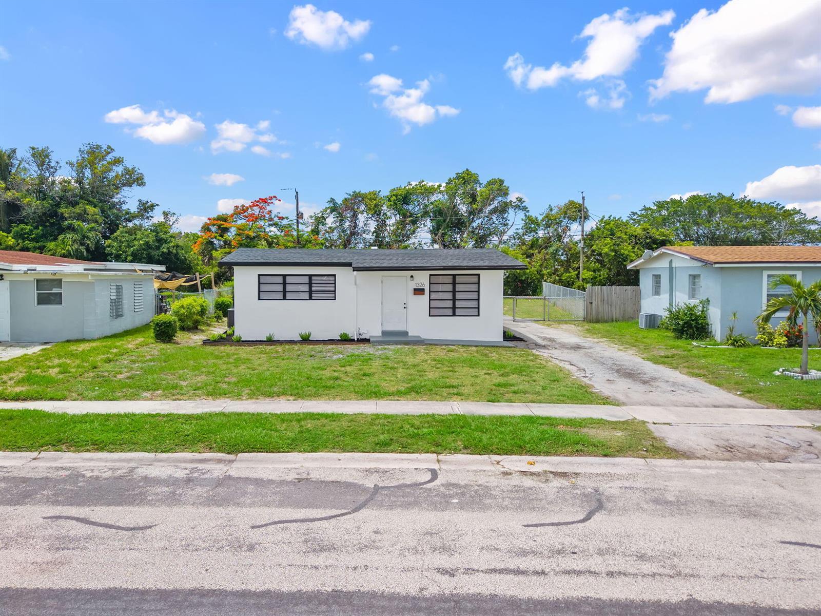 1326 8th Street, West Palm Beach FL 33401 photo 2