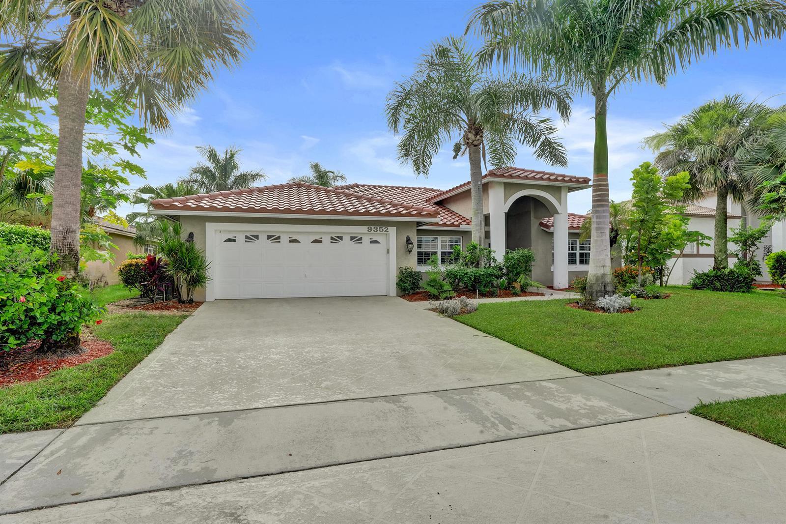 9352 Cascade Court, Boynton Beach FL 33437 photo 2
