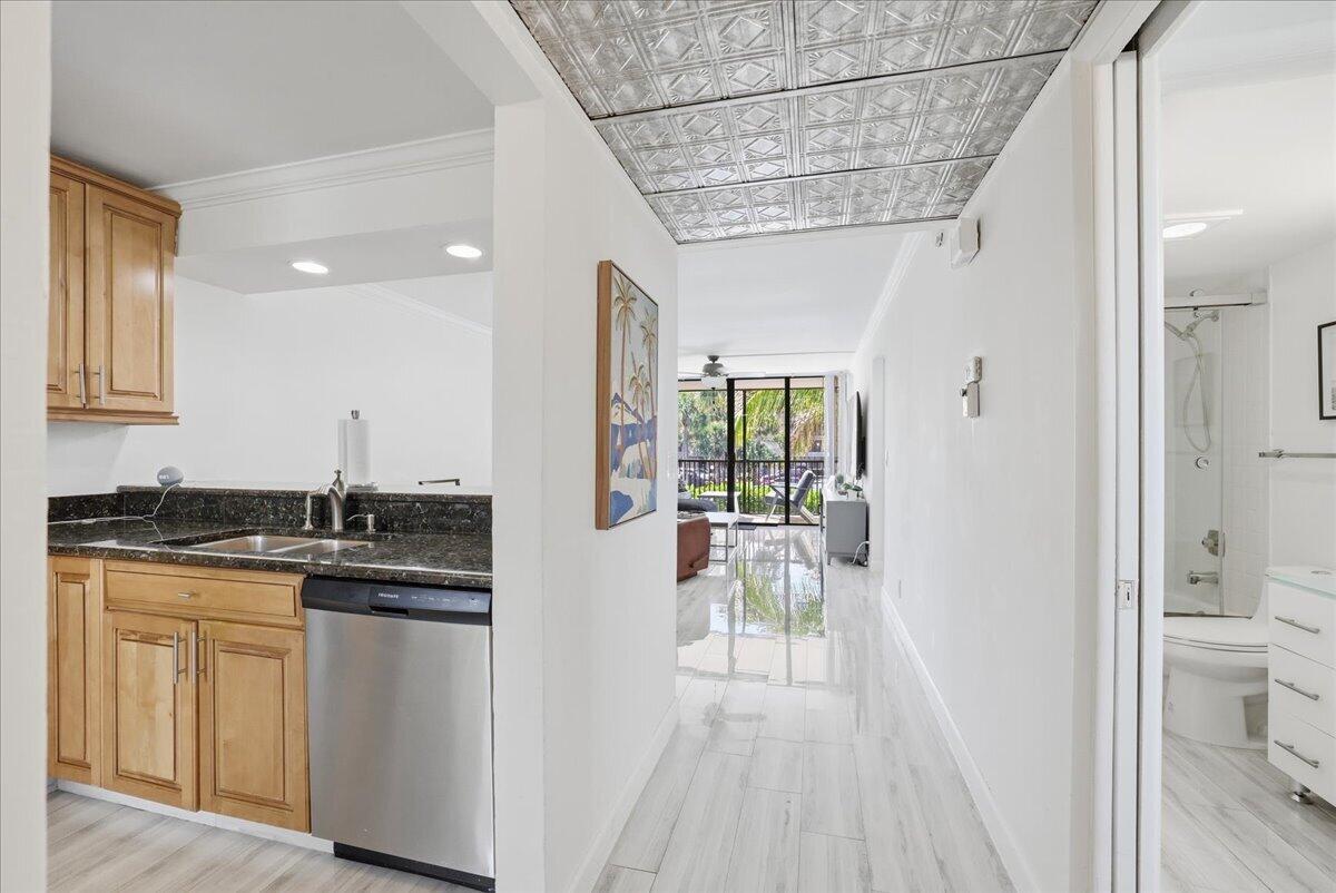 16 Royal Palm Way # 205, Boca Raton FL 33432 photo 2
