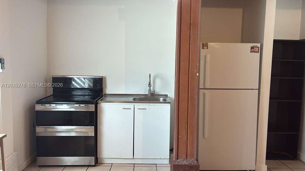 5950 NW 114th St- Efficiency 1,, Hialeah FL 33012 photo 3