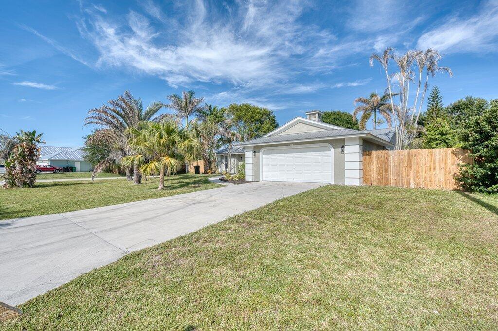2501 SE Marius Street, FL 34952 photo 3