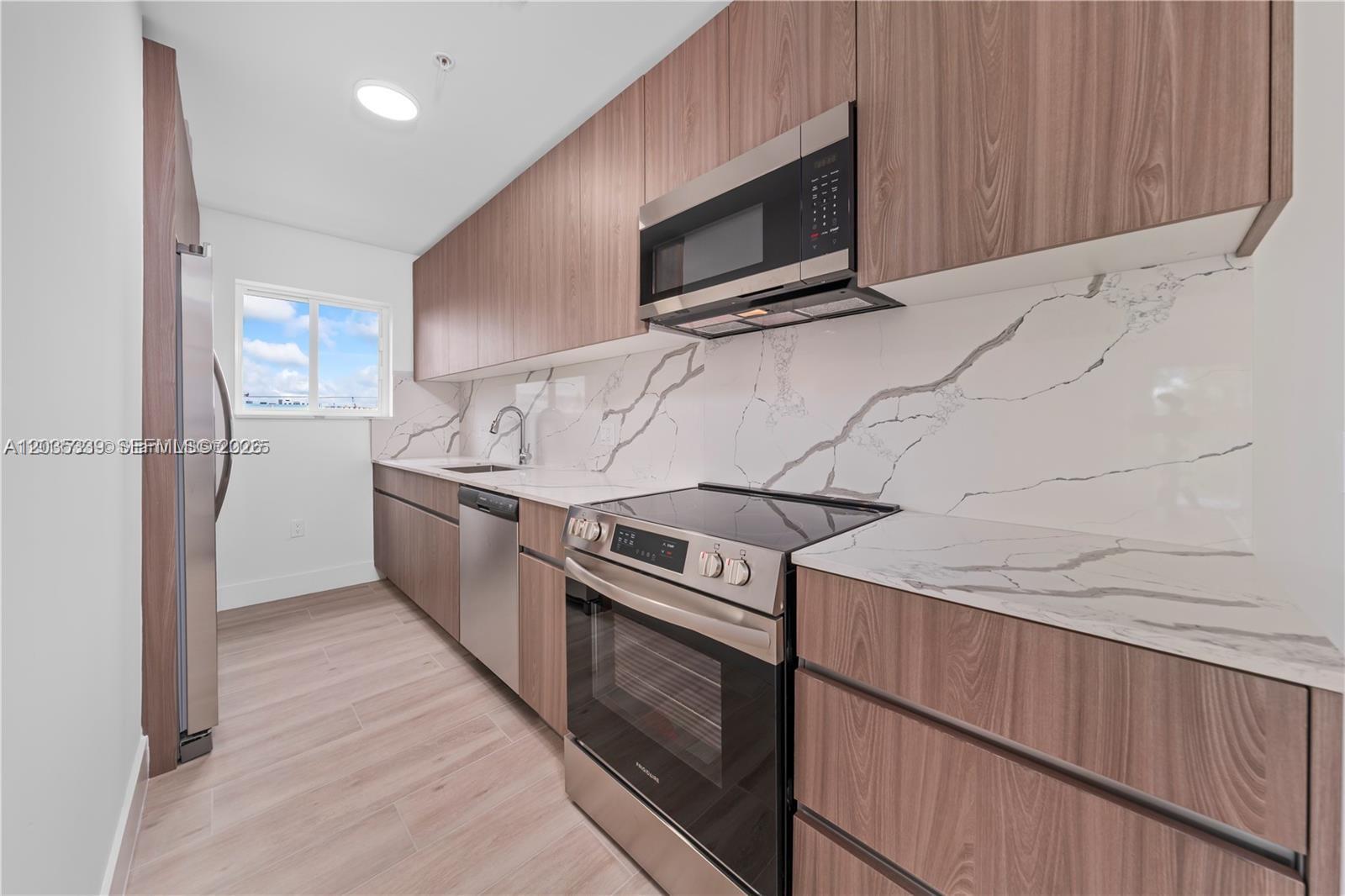 32 NW 14th Ave # 4, Miami FL 33125 photo 4
