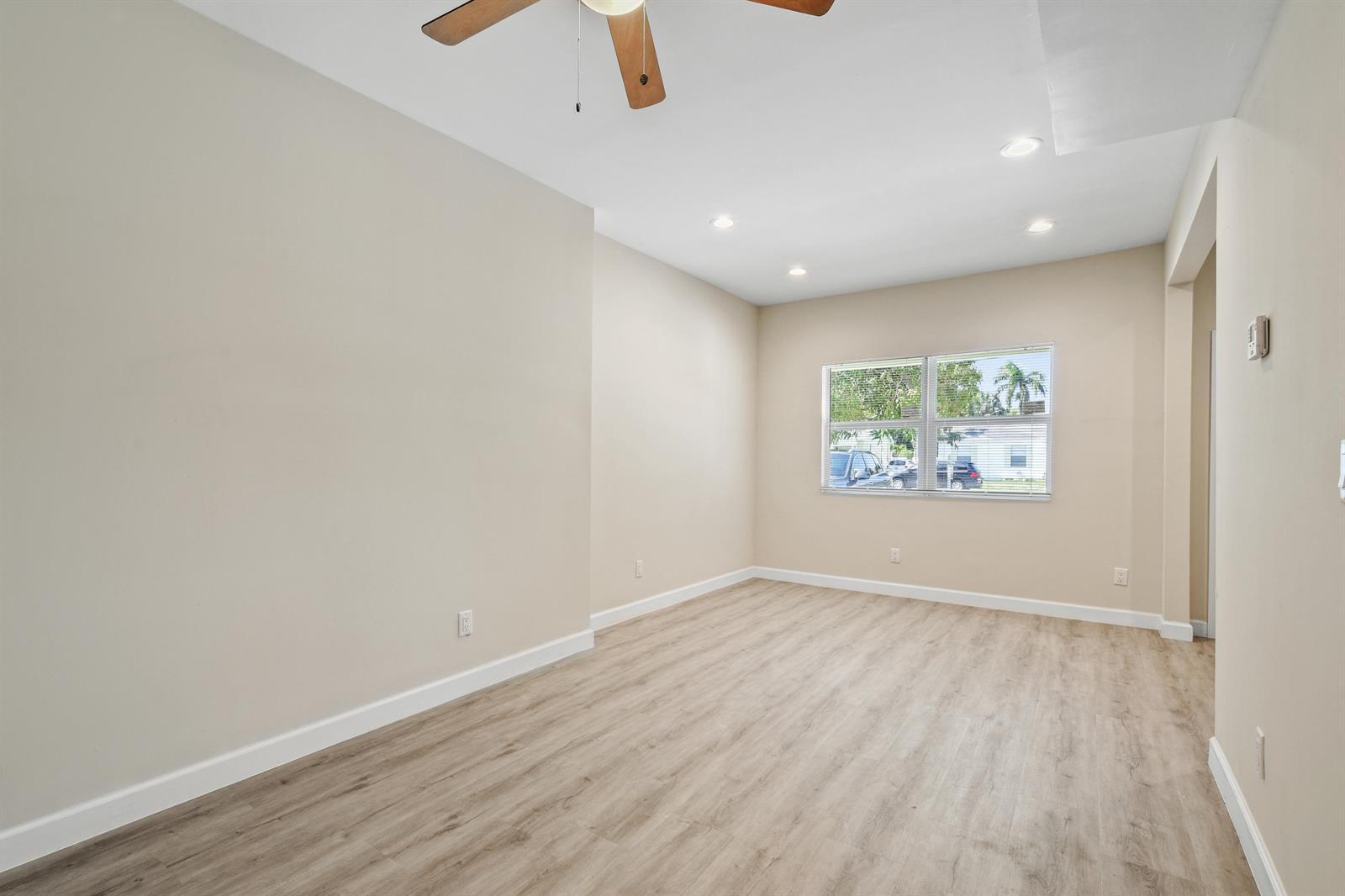 627 Bunker Road, West Palm Beach FL 33405 photo 5