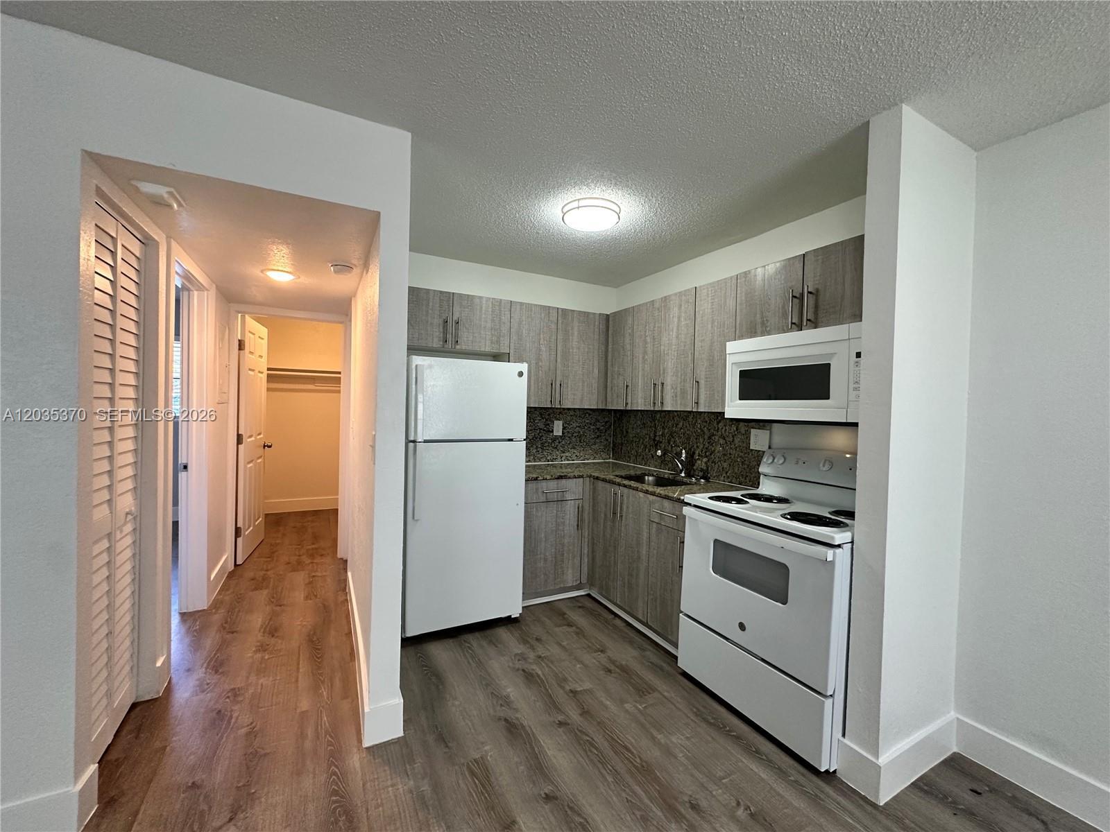 2910 Pierce St # 102, Hollywood FL 33020 photo 3