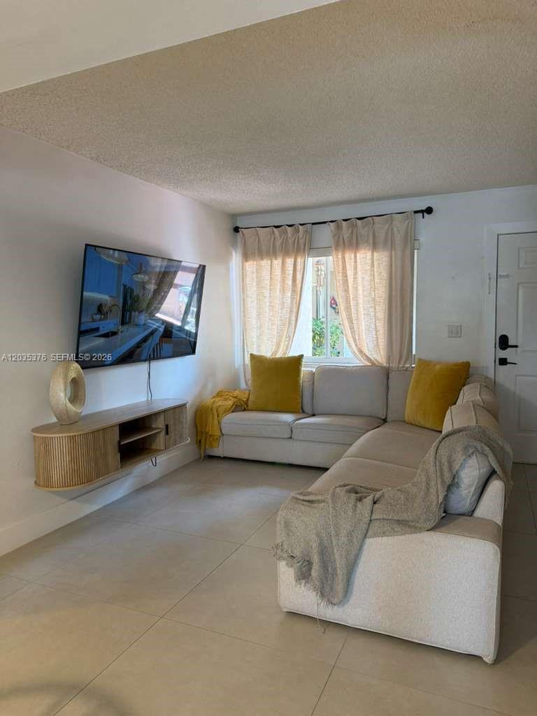 431 NW 82nd Ave # 913, Miami FL 33126 photo 2