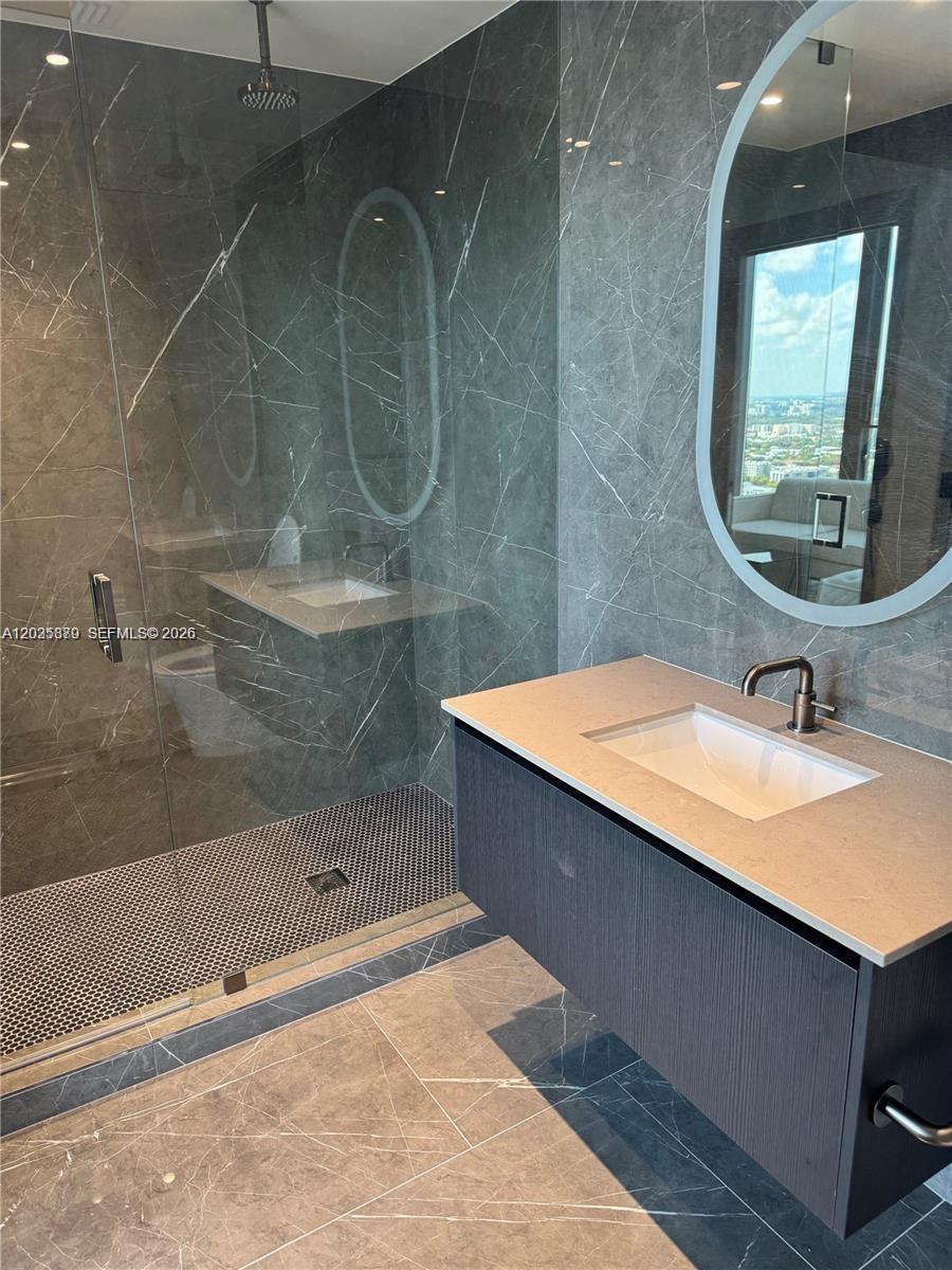 20 NE 11 # 3303A, Miami FL 33132 photo 3