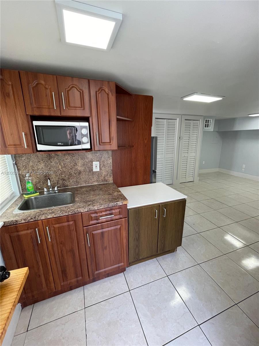 3333 W 4th Ave # A, Hialeah FL 33012 photo 2