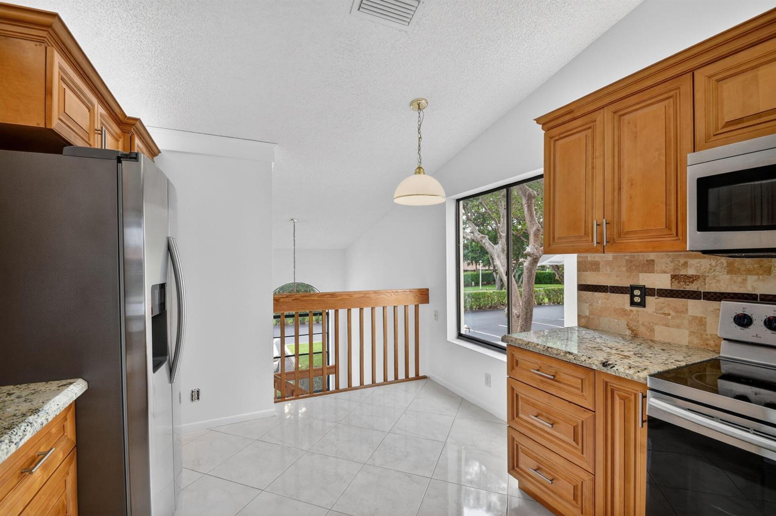 10231 N Circle Lake Drive # 201, Boynton Beach FL 33437 photo 4