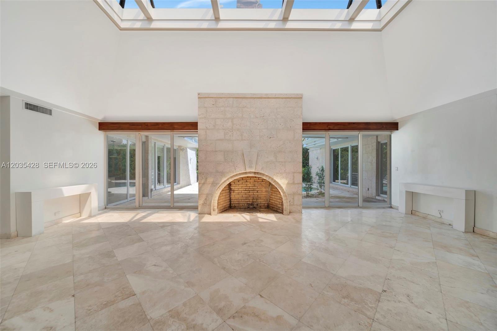 111 S Hibiscus Dr, Miami Beach FL 33139 photo 2