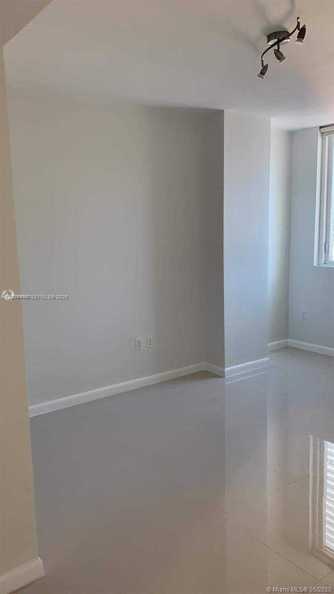 253 NE 2nd Street # 1110, Miami FL 33132 photo 3