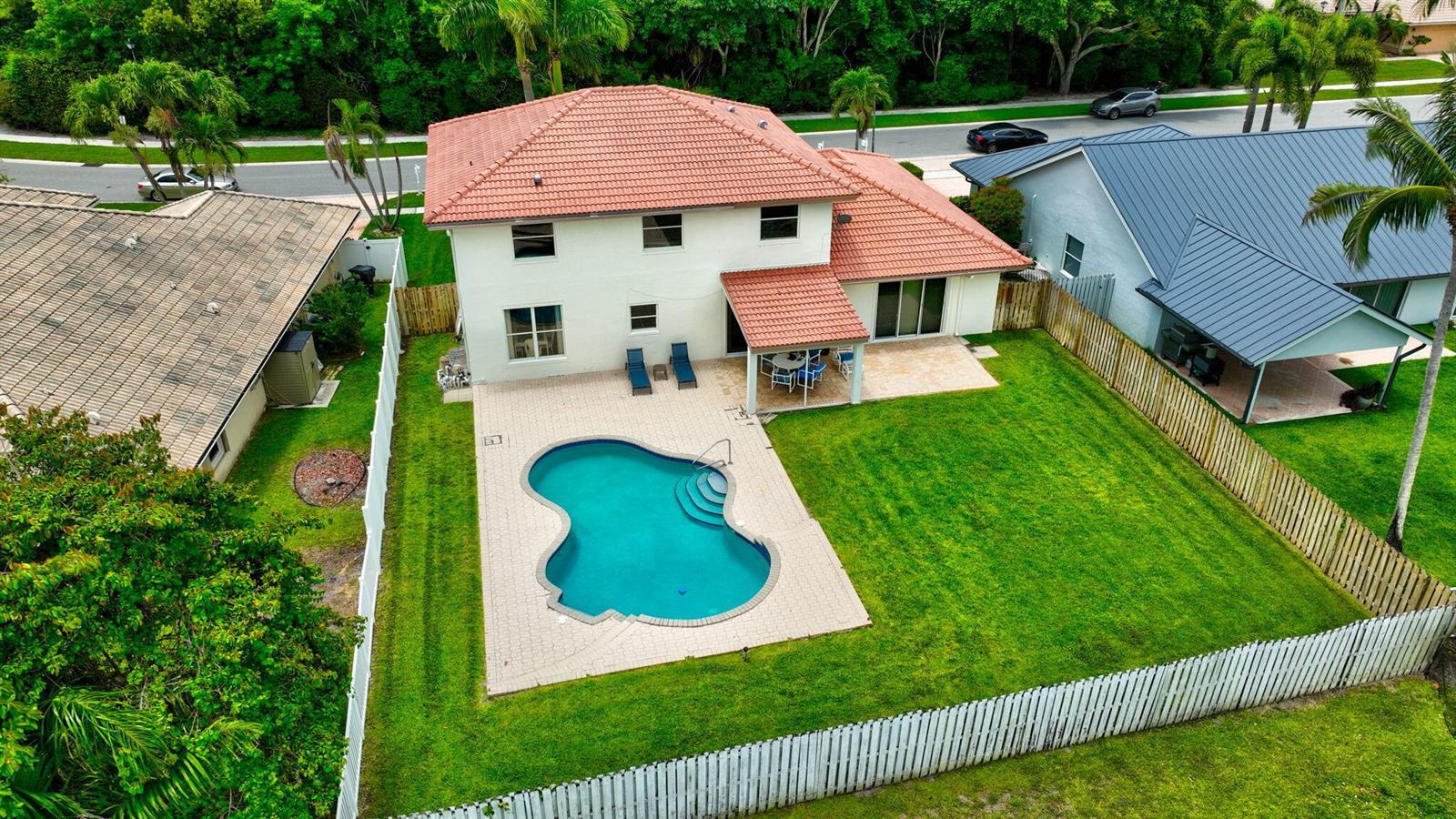 6305 Blue Bay Circle, Lake Worth FL 33467 photo 2