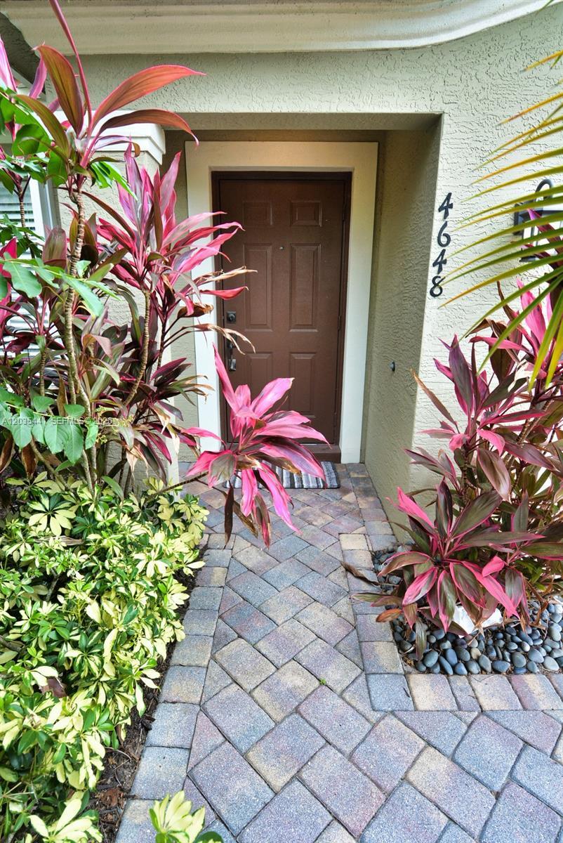 4648 56th Ln, Vero Beach FL 32967 photo 2