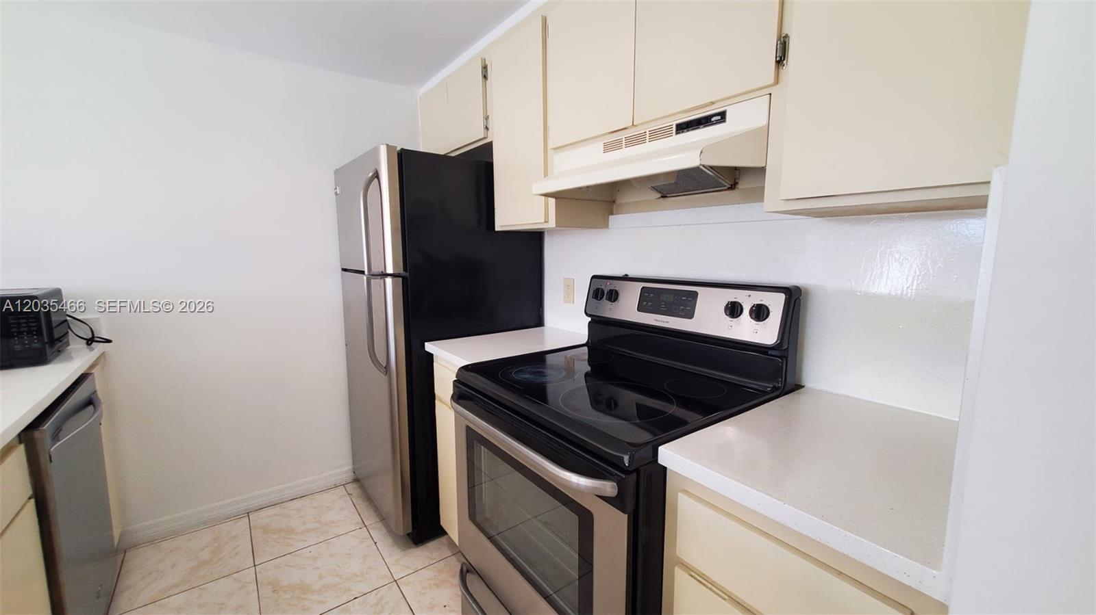 8160 Geneva Ct # 412, Doral FL 33166 photo 2