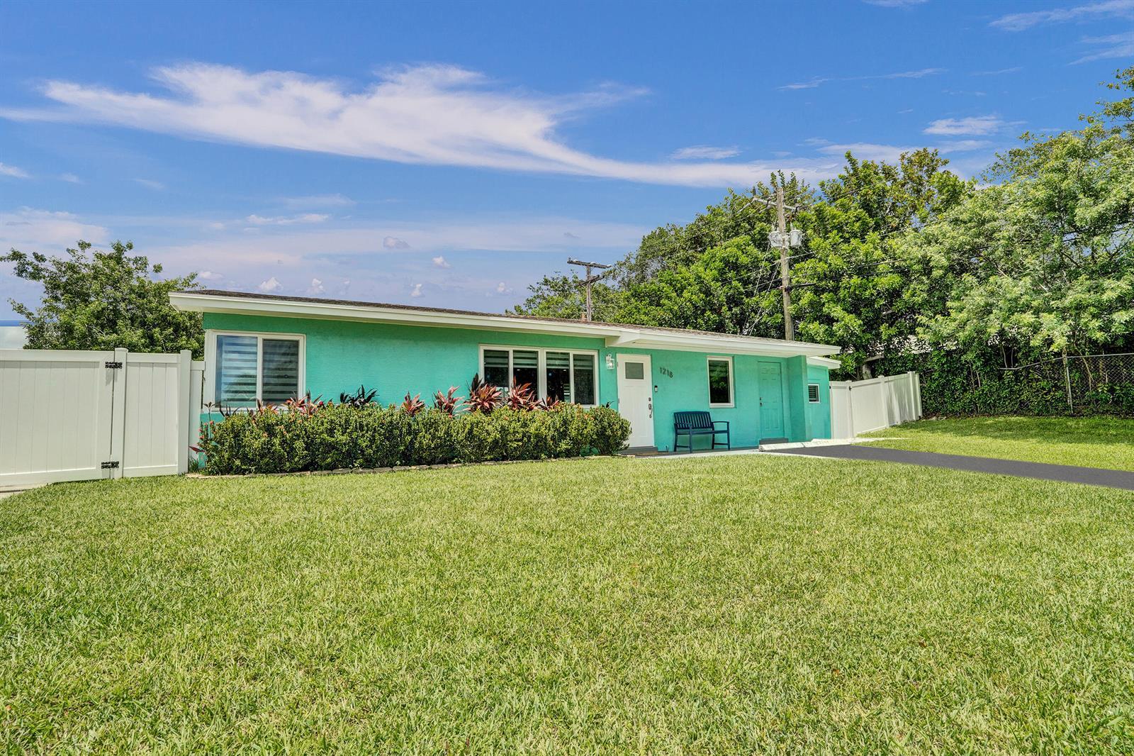 1218 SW 22nd Avenue, Delray Beach FL 33445 photo 4