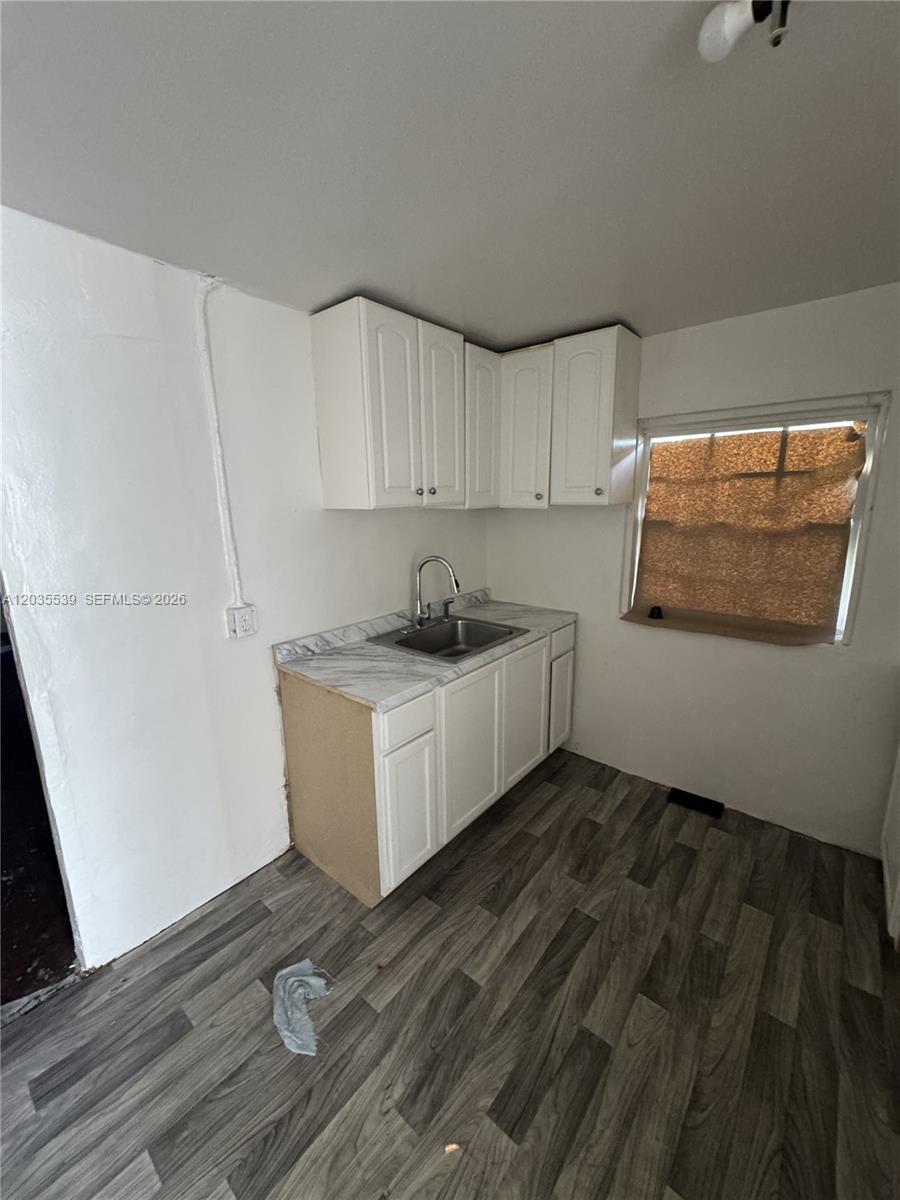 2125 W 5th Ave, Hialeah FL 33010 photo 3