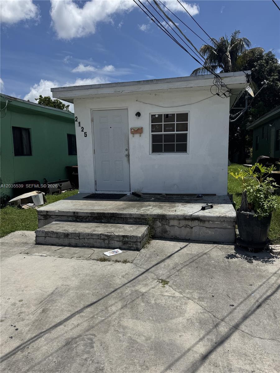 2125 W 5th Ave, Hialeah FL 33010