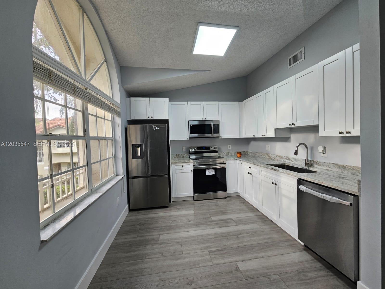 10823 NW 3rd Ct, Pembroke Pines FL 33026