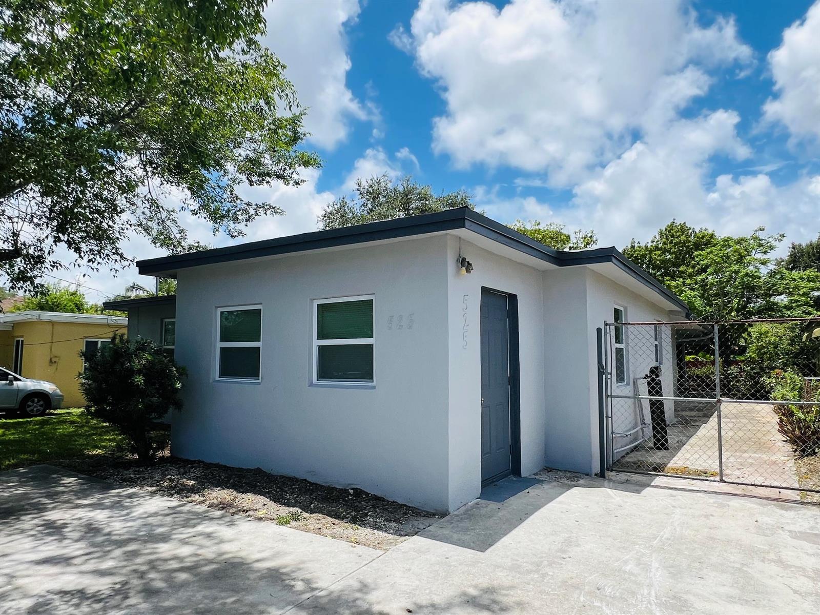 525 NW 22nd Avenue, Fort Lauderdale FL 33311 photo 2