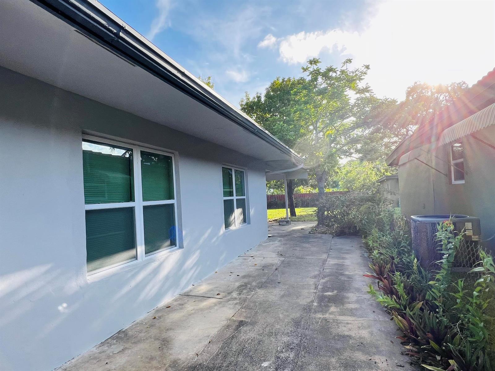 525 NW 22nd Avenue, Fort Lauderdale FL 33311 photo 3