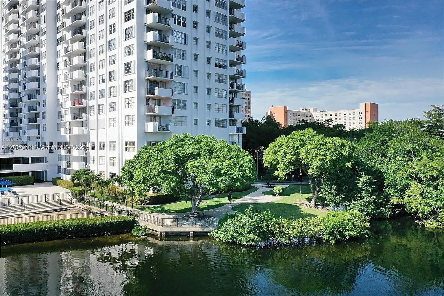 2780 NE 183rd St # 1705, Aventura FL 33160