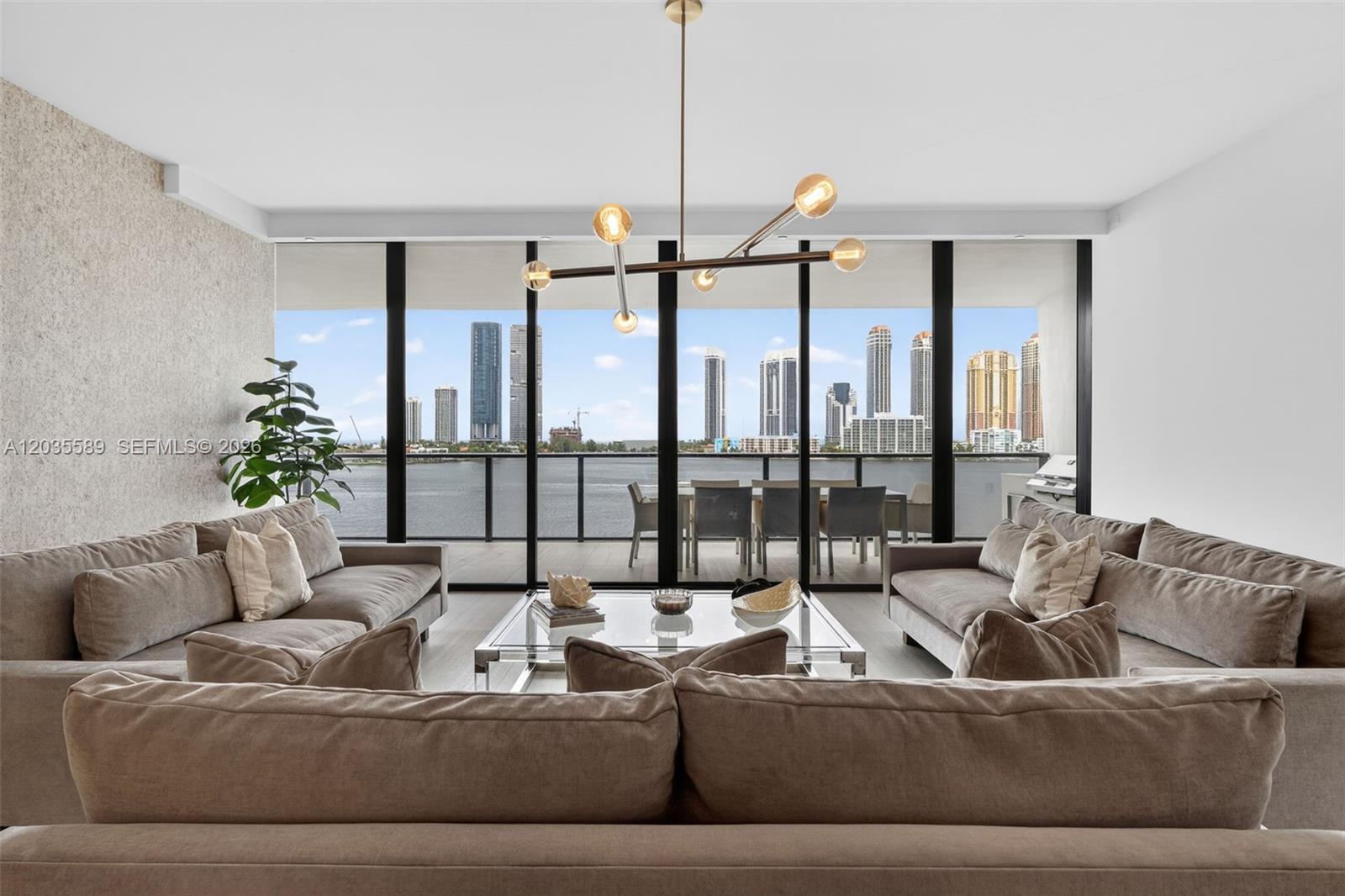 3 Bed 4.5 Bath Residential Lease in Aventura