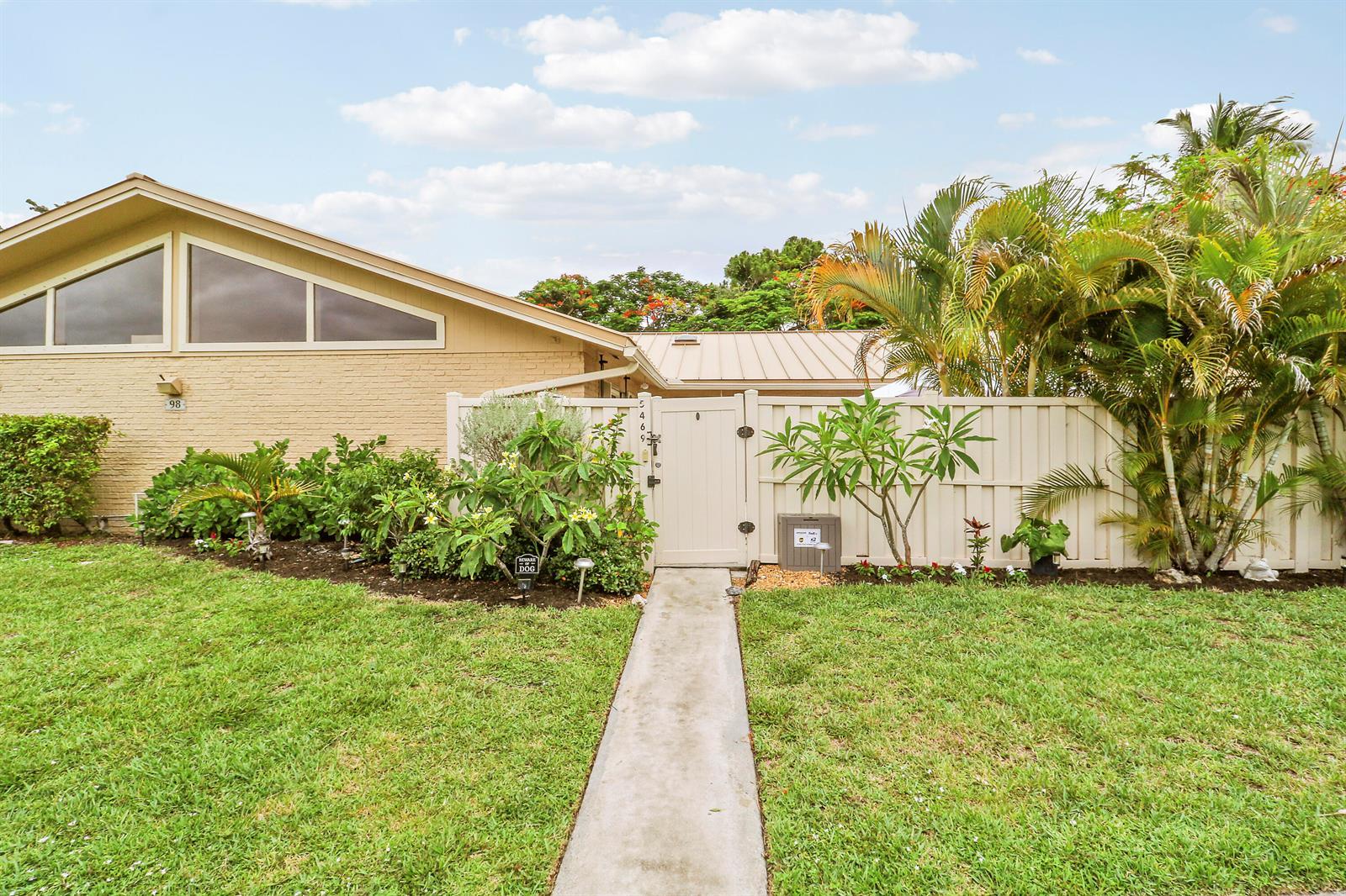 5469 Eagle Lake Drive, Palm Beach Gardens FL 33418 photo 2