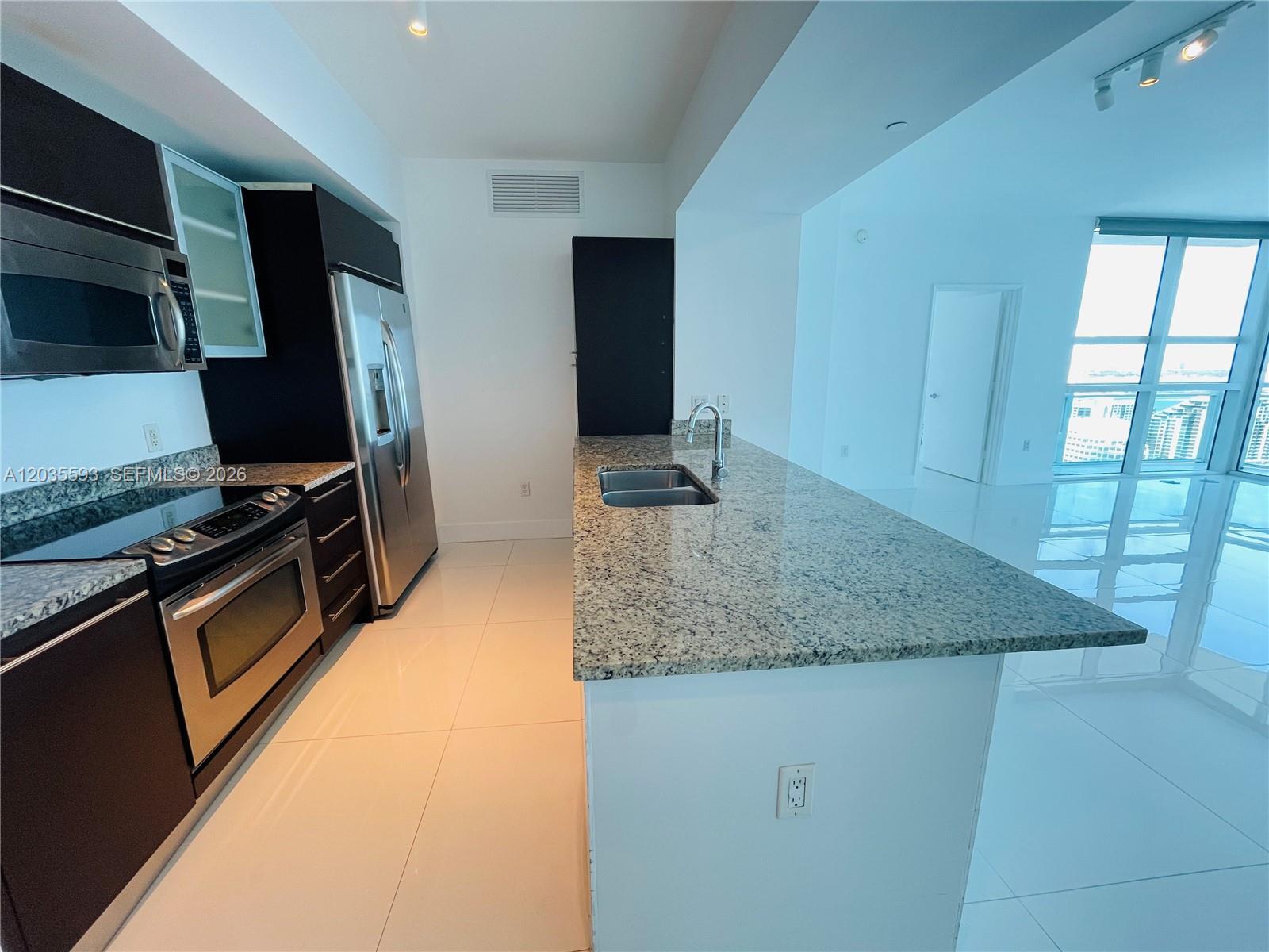 950 Brickell Bay Dr # 3210, Miami FL 33131 photo 2